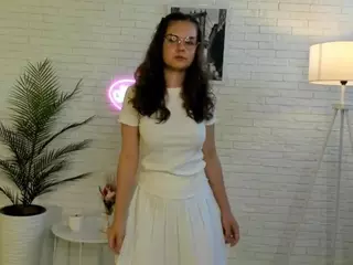 LynetDecoursey's Live Sex Cam Show