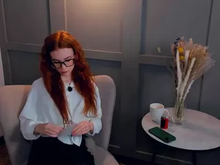 MaeEdman's Live Sex Cam Show
