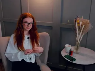 MaeEdman's Live Sex Cam Show