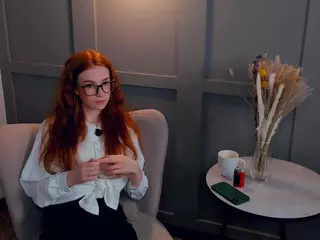 MaeEdman's Live Sex Cam Show