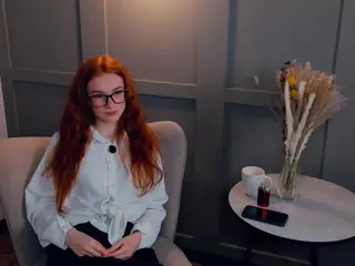 MaeEdman's Live Sex Cam Show