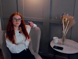 MaeEdman's Live Sex Cam Show