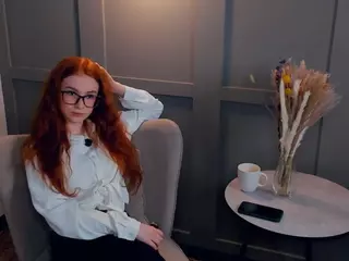 MaeEdman's Live Sex Cam Show