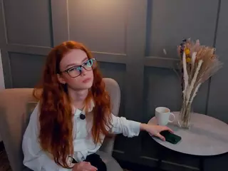 MaeEdman's Live Sex Cam Show