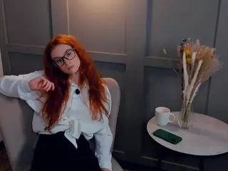 MaeEdman's Live Sex Cam Show
