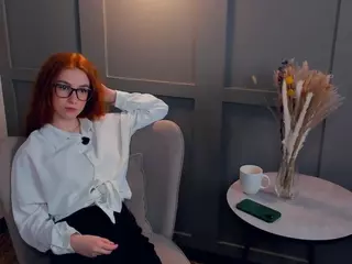 MaeEdman's Live Sex Cam Show