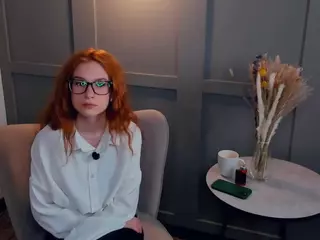MaeEdman's Live Sex Cam Show