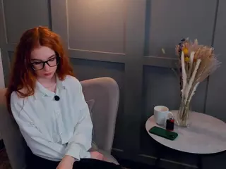 MaeEdman's Live Sex Cam Show