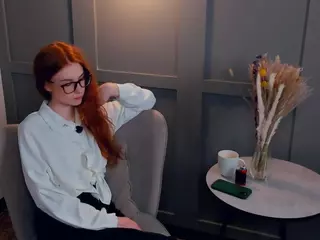 MaeEdman's Live Sex Cam Show