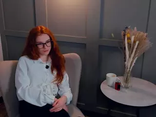 MaeEdman's Live Sex Cam Show