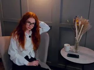 MaeEdman's Live Sex Cam Show