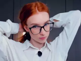 MaeEdman's Live Sex Cam Show