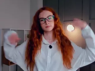 MaeEdman's Live Sex Cam Show