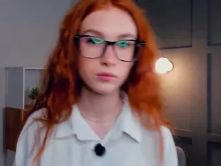 MaeEdman's Live Sex Cam Show