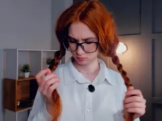 MaeEdman's Live Sex Cam Show