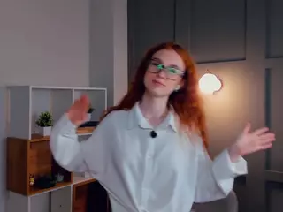 MaeEdman's Live Sex Cam Show