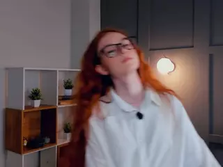 MaeEdman's Live Sex Cam Show