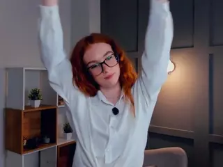 MaeEdman's Live Sex Cam Show