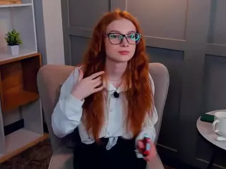 MaeEdman's Live Sex Cam Show
