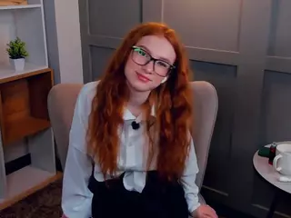 MaeEdman's Live Sex Cam Show