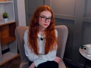 MaeEdman's Live Sex Cam Show