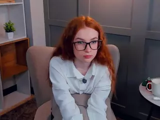 MaeEdman's Live Sex Cam Show