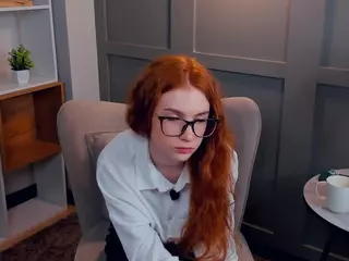 MaeEdman's Live Sex Cam Show