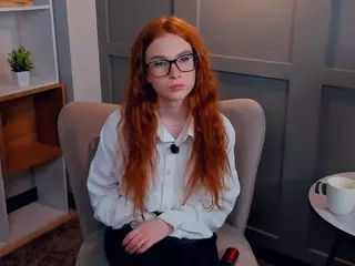 MaeEdman's Live Sex Cam Show