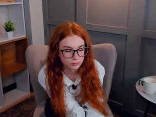 MaeEdman's Live Sex Cam Show