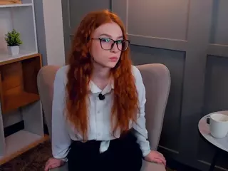 MaeEdman's Live Sex Cam Show
