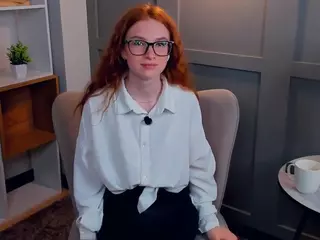 MaeEdman's Live Sex Cam Show