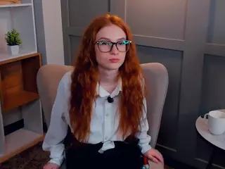 MaeEdman's Live Sex Cam Show