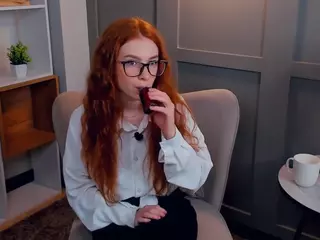 MaeEdman's Live Sex Cam Show