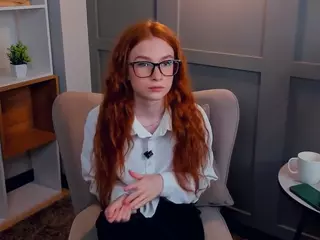 MaeEdman's Live Sex Cam Show