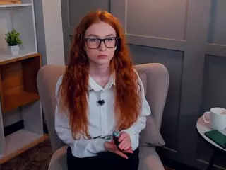 MaeEdman's Live Sex Cam Show