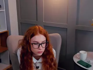 MaeEdman's Live Sex Cam Show