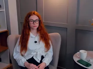 MaeEdman's Live Sex Cam Show