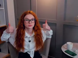 MaeEdman's Live Sex Cam Show