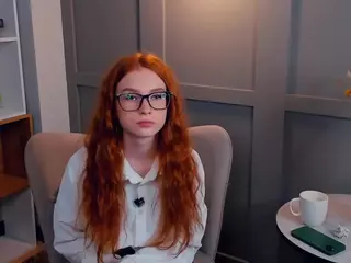 MaeEdman's Live Sex Cam Show