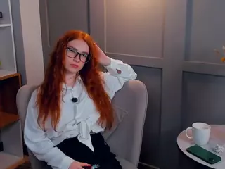 MaeEdman's Live Sex Cam Show