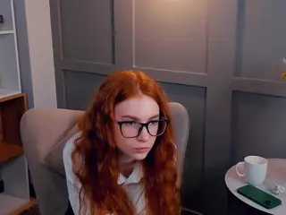 MaeEdman's Live Sex Cam Show
