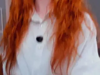 MaeEdman's Live Sex Cam Show
