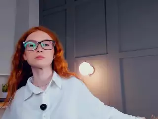 MaeEdman's Live Sex Cam Show