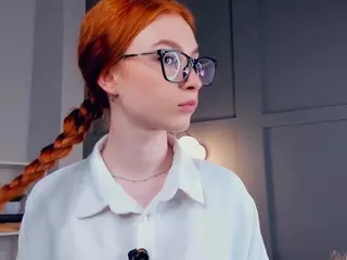 MaeEdman's Live Sex Cam Show