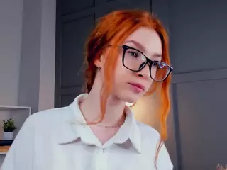 MaeEdman's Live Sex Cam Show