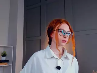 MaeEdman's Live Sex Cam Show