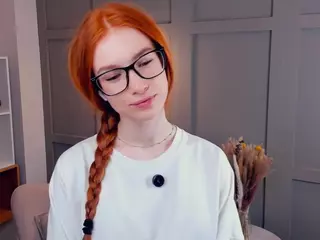 MaeEdman's Live Sex Cam Show