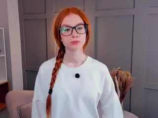 MaeEdman's Live Sex Cam Show