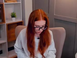 MaeEdman's Live Sex Cam Show