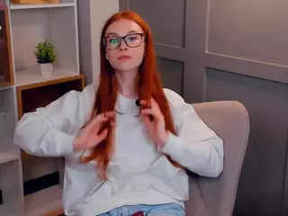 MaeEdman's Live Sex Cam Show
